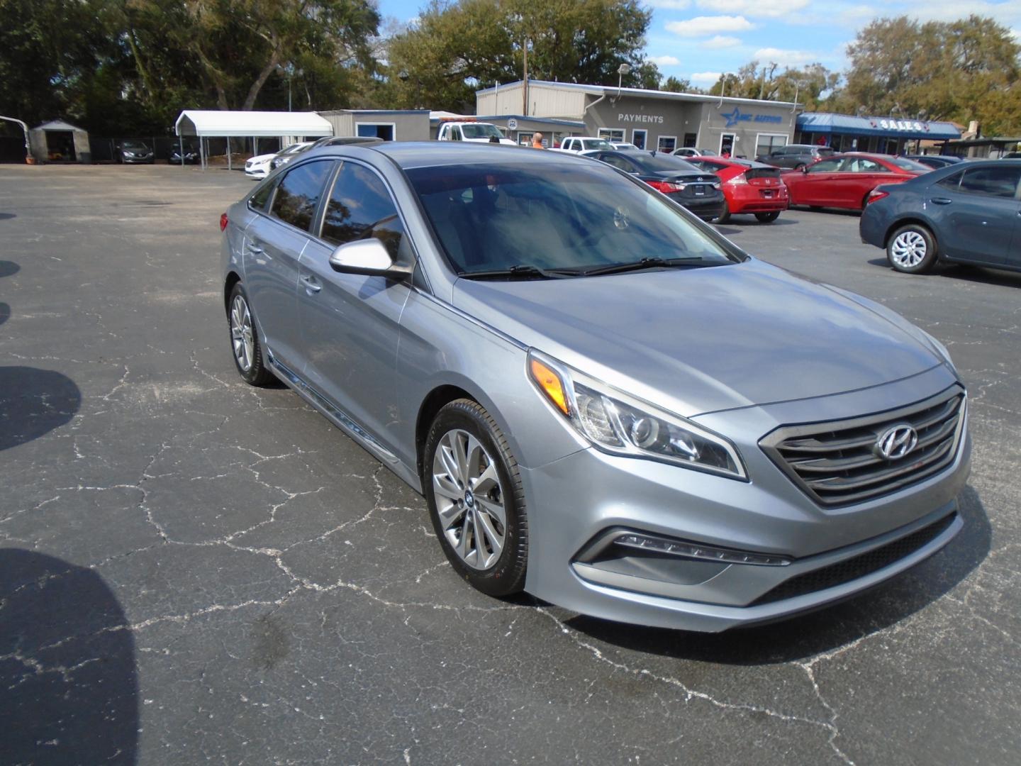 2016 Hyundai Sonata Sport (5NPE34AF1GH) with an 2.4L L4 DOHC 16V engine, 6A transmission, located at 6112 N Florida Avenue, Tampa, FL, 33604, (888) 521-5131, 27.954929, -82.459534 - Photo#3